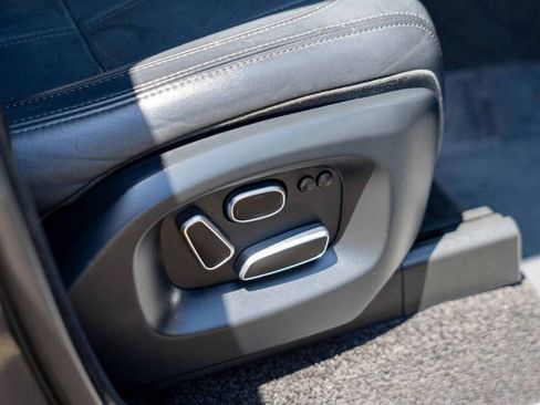 Used 2014 Land Rover Range Rover HSE image 16