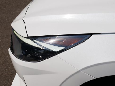 Used 2022 Hyundai Elantra SE FWD image 16