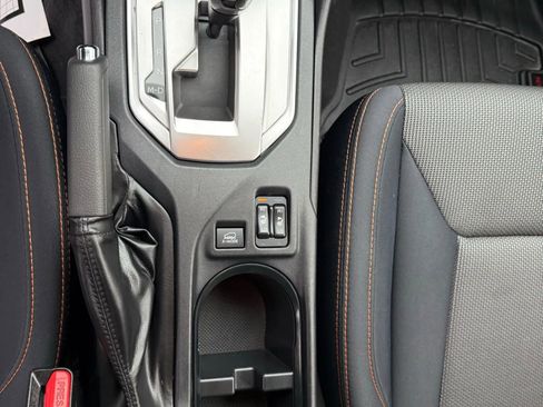 Used 2018 Subaru Crosstrek 2.0i Premium image 12