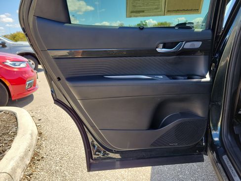 Used 2024 Hyundai Palisade Calligraphy image 14