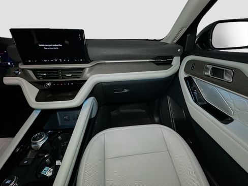 New 2026 Ford Explorer Platinum w/ LUX Leather Package AWD/4WD image 28