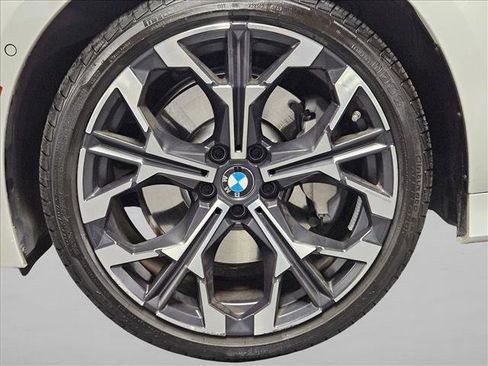 Certified 2025 BMW 330i Sedan w/ Premium Package image 23