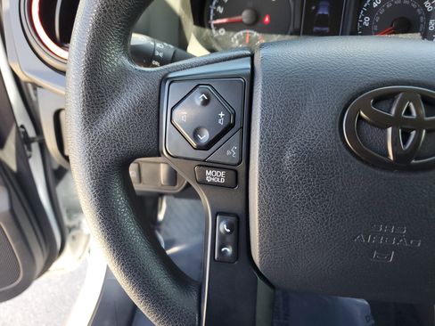 Used 2020 Toyota Tacoma SR image 19