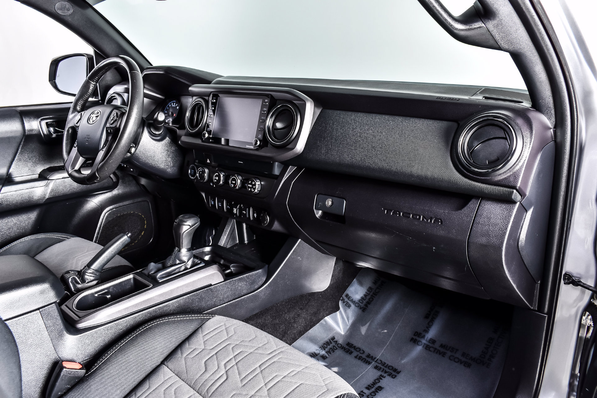Used 2020 Toyota Tacoma TRD Off-Road w/ Technology Package AWD/4WD image 21