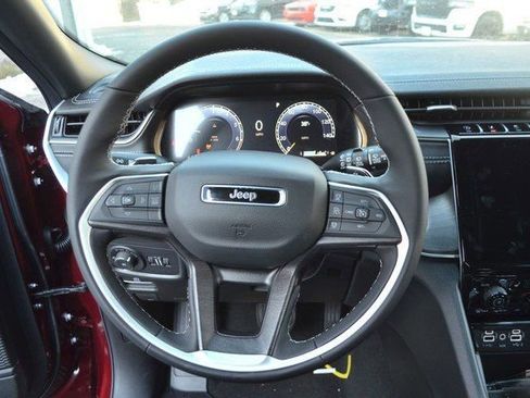 New 2025 Jeep Grand Cherokee Limited image 16