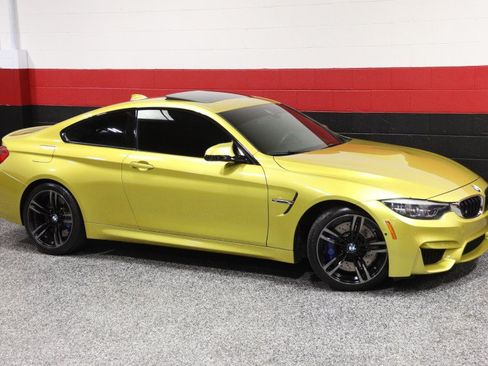 Used 2019 BMW M4 Coupe w/ Executive Package RWD image 2