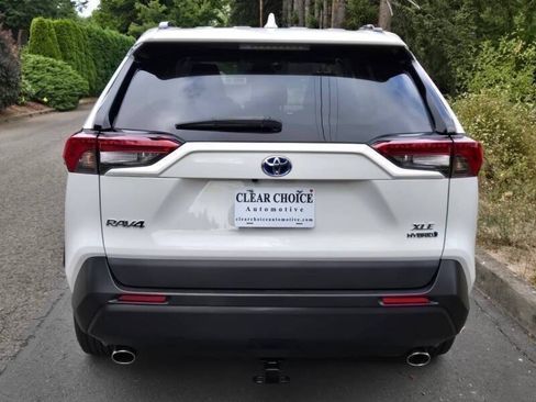 Used 2020 Toyota RAV4 XLE w/ Convenience Package AWD/4WD image 1