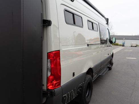 Used 2020 Mercedes-Benz Sprinter 3500 image 31