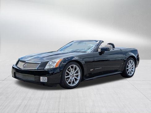 Used 2006 Cadillac XLR V RWD image 3