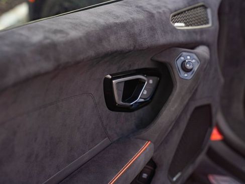 Used 2023 Lamborghini Huracan Sterrato image 37