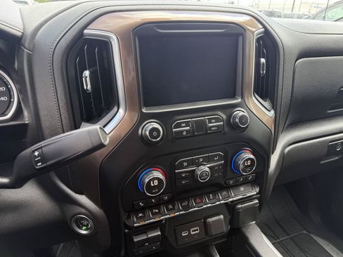 Used 2019 Chevrolet Silverado 1500 High Country AWD/4WD image 25