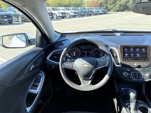 Used 2024 Chevrolet Malibu LT image 23