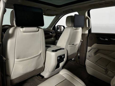 Used 2023 GMC Yukon XL Denali AWD/4WD image 25