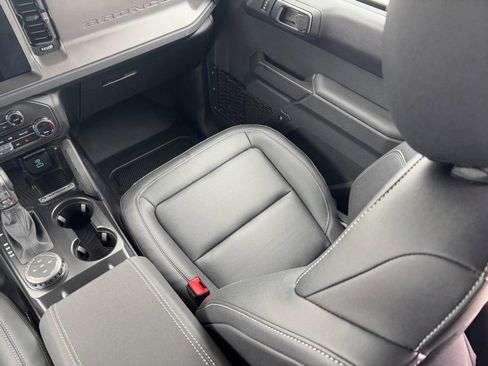 New 2025 Ford Bronco Badlands image 9