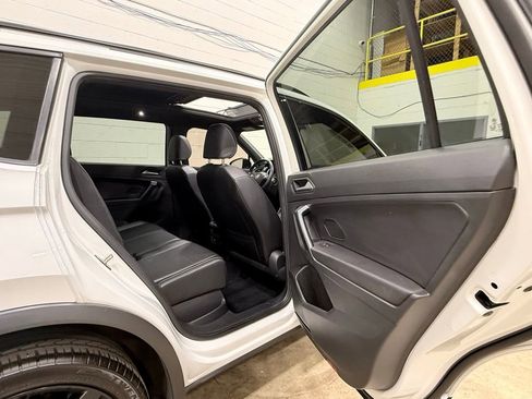 Used 2021 Volkswagen Tiguan SE R-Line AWD/4WD image 44