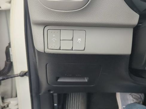 Used 2017 Kia Soul + FWD image 19