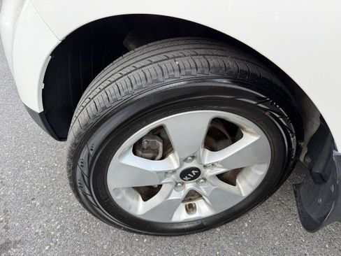 Used 2019 Kia Soul FWD image 27