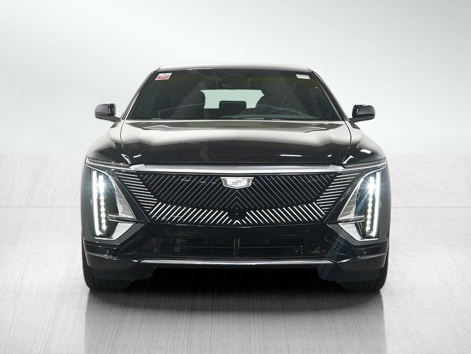 Used 2025 Cadillac Lyriq Luxury w/ LPO, Floor Liner Package AWD/4WD image 8