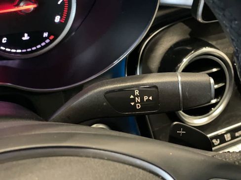 Used 2018 Mercedes-Benz GLC 300 4MATIC image 22