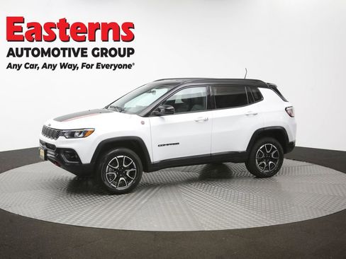 Used 2024 Jeep Compass Trailhawk AWD/4WD image 57