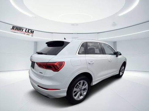 Used 2023 Audi Q3 2.0T Premium AWD/4WD image 3