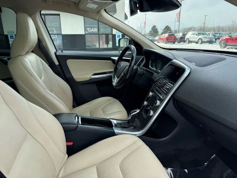 Used 2016 Volvo XC60 T6 Platinum w/ Climate Package image 23