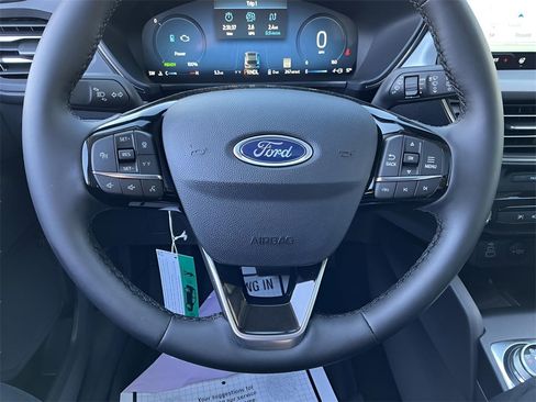 New 2025 Ford Escape SE w/ PHEV Premium Package image 31