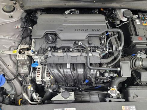 Used 2025 Hyundai Elantra SE FWD image 30