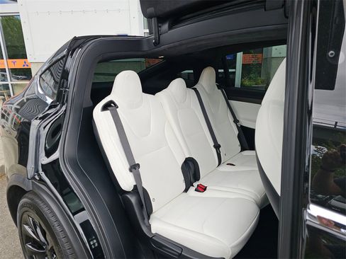 Used 2020 Tesla Model X Performance image 15