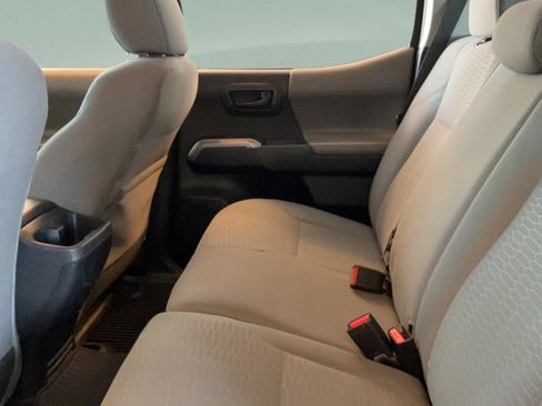 Used 2019 Toyota Tacoma SR5 AWD/4WD image 25
