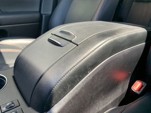 Used 2019 Toyota Highlander SE AWD/4WD image 25