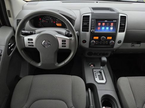 Used 2021 Nissan Frontier SV w/ Midnight Edition Floor Mats RWD image 10