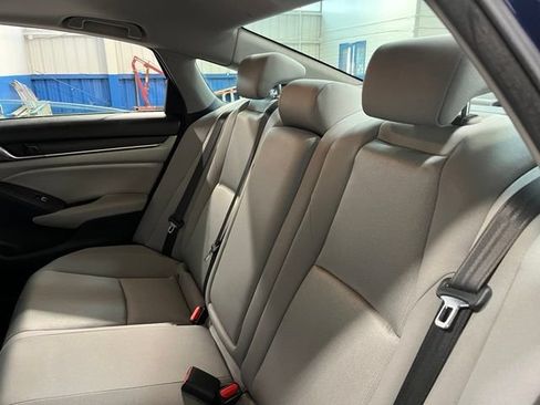 Used 2019 Honda Accord EX image 19