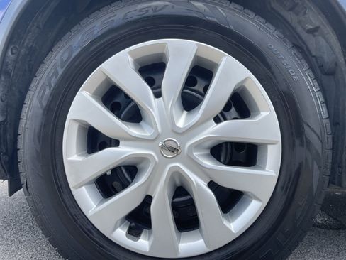 Used 2018 Nissan Rogue S AWD/4WD image 17