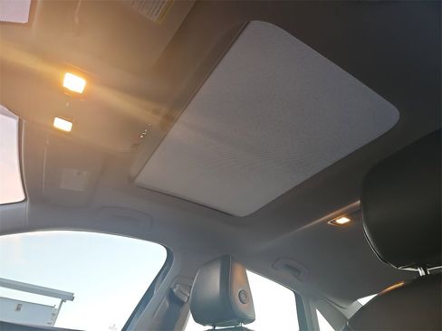 Used 2024 Volkswagen Jetta SE image 29