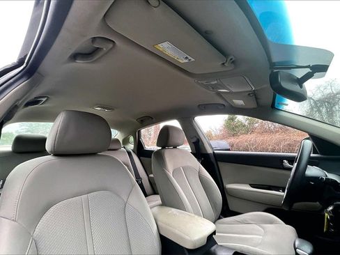 Used 2018 Kia Optima LX w/ 17" Alloy Wheels Package image 23