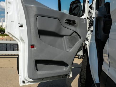 Used 2019 Ford Transit 250 130 Low Roof RWD image 38