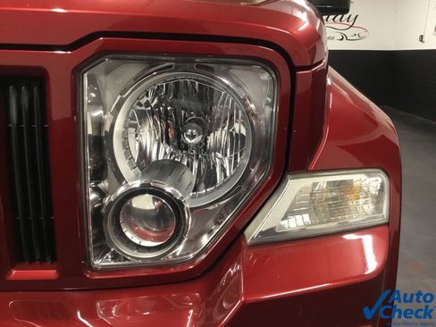 Used 2011 Jeep Liberty Sport image 15