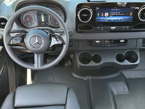 New 2025 Mercedes-Benz Sprinter 2500 image 23
