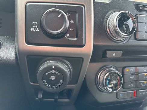 Certified 2018 Ford F150 Platinum w/ Equipment Group 701A Luxury image 25