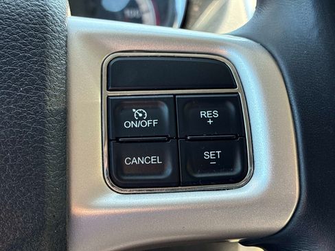 Used 2016 Dodge Grand Caravan SXT w/ Rear Park Assist Package FWD image 27