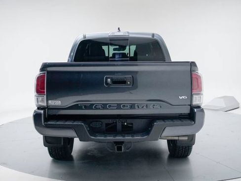 Used 2021 Toyota Tacoma TRD Sport AWD/4WD image 4