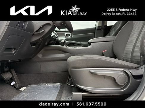 New 2026 Kia Sorento LX FWD image 16