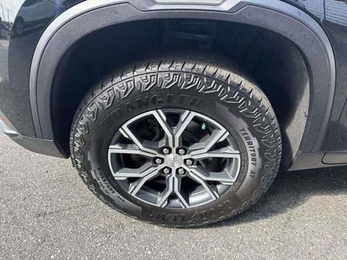 Used 2024 GMC Acadia AT4 w/ Luxury Package image 7