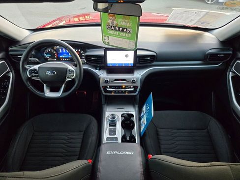 Used 2021 Ford Explorer XLT image 44