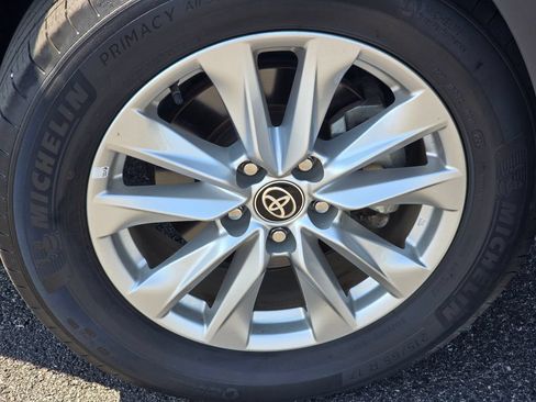 Certified 2024 Toyota Corolla Cross LE AWD/4WD image 9