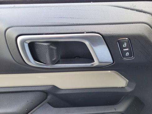 New 2025 Ford Bronco 2-Door AWD/4WD image 22