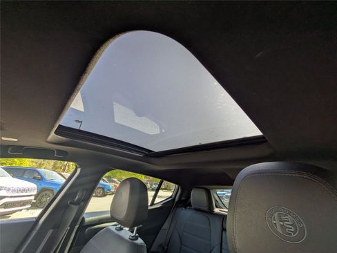 Used 2024 Alfa Romeo Tonale Veloce image 24