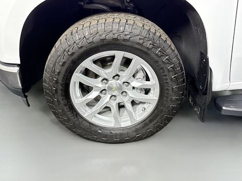 Used 2020 Chevrolet Silverado 1500 LTZ w/ LTZ Convenience Package AWD/4WD image 37