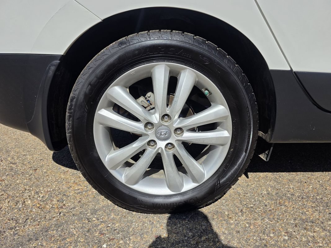 Used 2013 Hyundai Tucson Limited w/ Premium Pkg FWD image 37